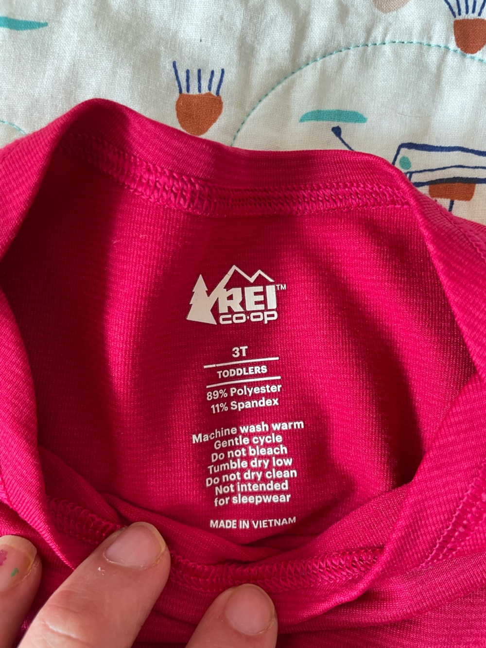 REI Fuchsia Long Sleeve Thermal Set